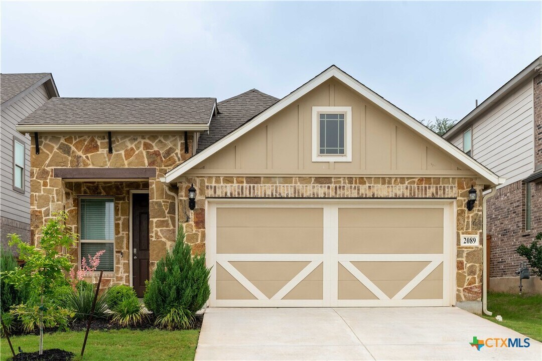 2089 Egret Ave in Canyon Lake, TX - Foto de edificio