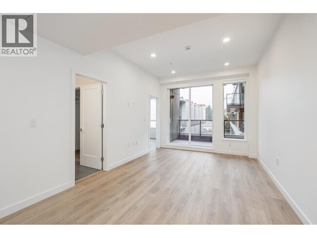 600 Rochester Ave in Coquitlam, BC - Building Photo - Building Photo