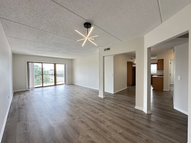 property at 5555 N Cumberland Ave