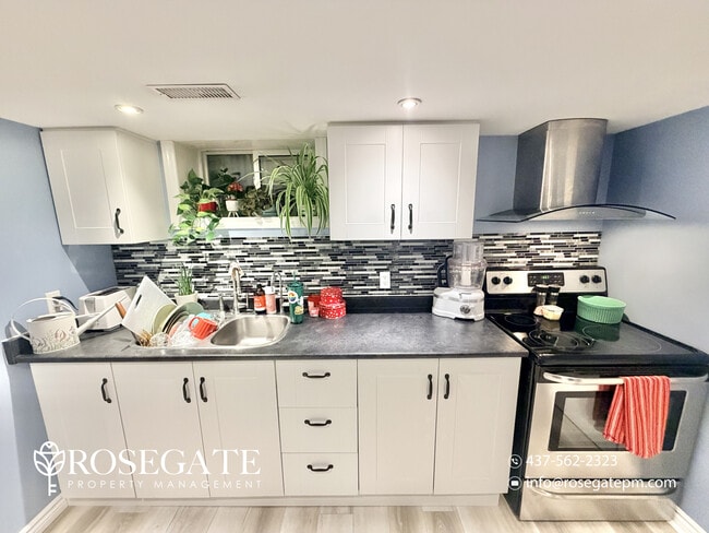 59 Ellis Crescent S in Waterloo, ON - Building Photo - Building Photo