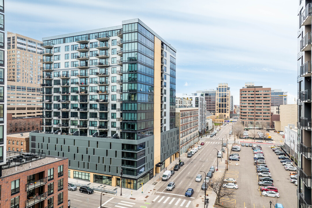 Portland Tower in Minneapolis, MN - Building Photo