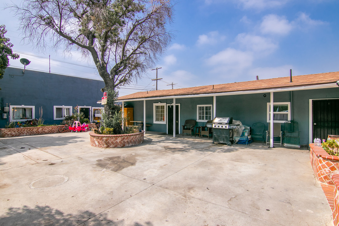 13200 Pinney St in Pacoima, CA - Building Photo