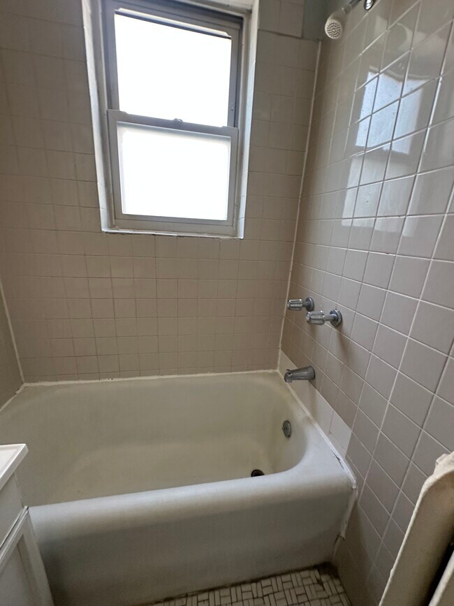 4237 N Paulina St, Unit 2BD in Chicago, IL - Foto de edificio - Building Photo