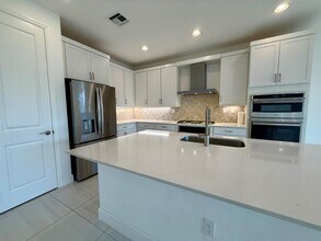 1346 Harvester Xing in Wellington, FL - Building Photo - Building Photo