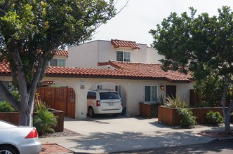 909 Diamond St Condominiums in San Diego, CA - Building Photo - Building Photo