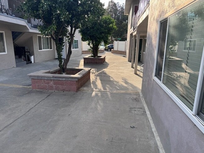 317 N Mission Rd, Unit 317