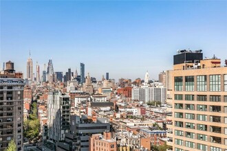565 Broome St, Unit S21B in New York, NY - Building Photo - Building Photo