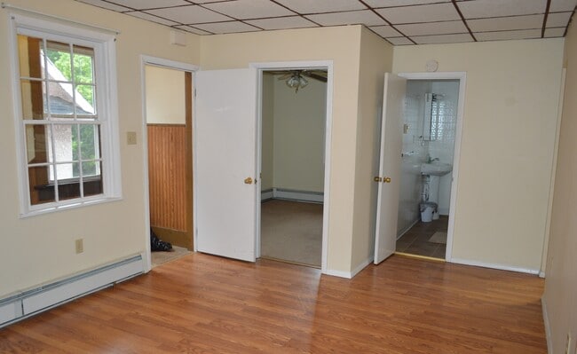 211 S Main St, Unit UnitB in Pittston, PA - Foto de edificio - Building Photo