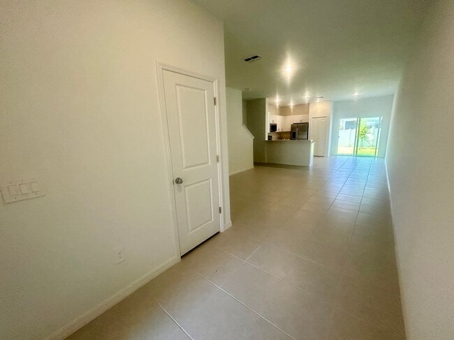 2671 Buttercup Lucine Ln in Ruskin, FL - Building Photo - Building Photo