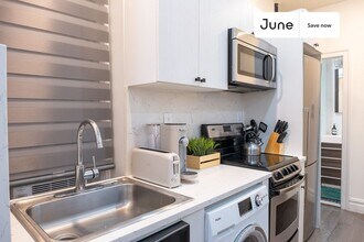 826 9th Ave, Unit 3RS in New York, NY - Foto de edificio - Building Photo