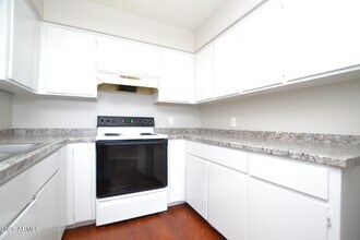 1934 W Village Dr in Phoenix, AZ - Building Photo - Building Photo