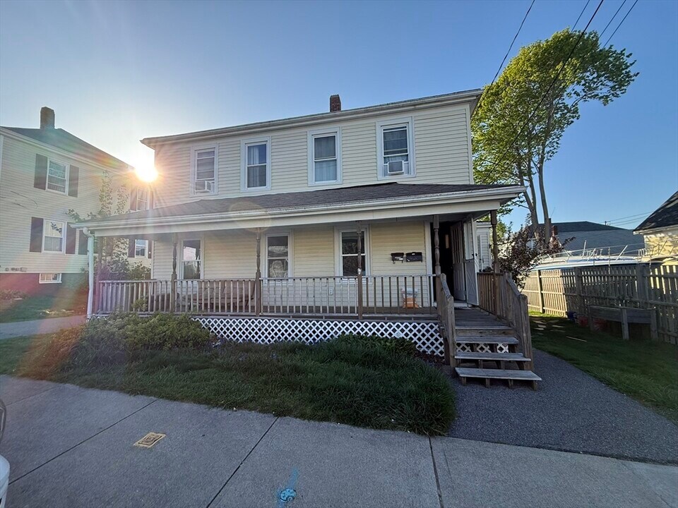1 Hamilton St in Plymouth, MA - Building Photo
