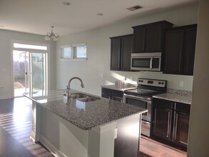137 Bonhomme Cir in Lexington, SC - Building Photo - Building Photo