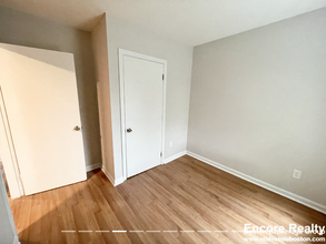 96 Hammond St, Unit 4 in Boston, MA - Building Photo - Building Photo