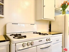 1325 Washington Ave in Santa Monica, CA - Building Photo - Building Photo