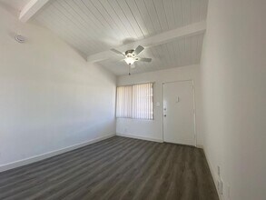 11877 Grevillea Avenue, in Hawthorne, CA - Building Photo - Interior Photo