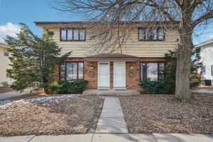 10785 W Appleton Ave in Milwaukee, WI - Building Photo