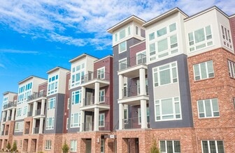 Summit Square in Lee's Summit, MO - Foto de edificio - Building Photo