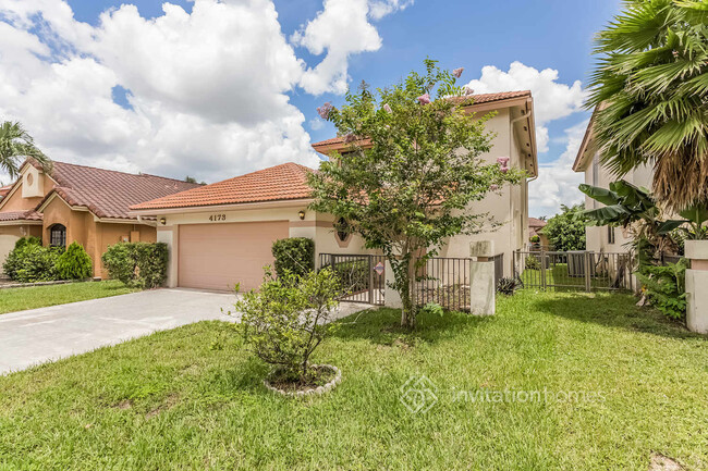 4173 NW 6th St in Deerfield Beach, FL - Foto de edificio - Building Photo