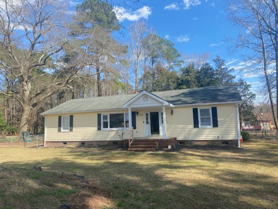 6433 Country Club Dr in Grifton, NC - Foto de edificio