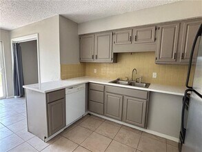 705 S 24th St in Rogers, AR - Foto de edificio - Building Photo