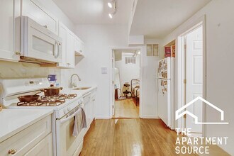 2720 W Logan Blvd, Unit GDN in Chicago, IL - Building Photo - Building Photo