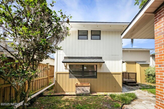 property at 1514 McDuff Ave S