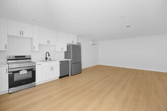 1603 Vuelta Grande Ave in Long Beach, CA - Building Photo - Building Photo