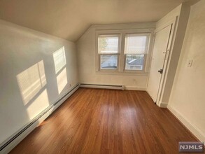 88 Arlington Blvd-Unit -3 in North Arlington, NJ - Building Photo - Building Photo