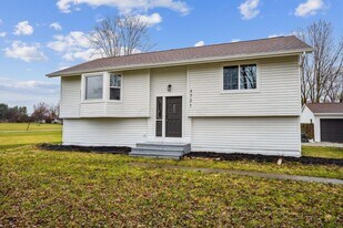 4721 Miller-Paul Rd in Westerville, OH - Building Photo