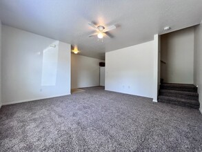 128 Hunter Ct, Unit 103 in Nampa, ID - Foto de edificio - Building Photo