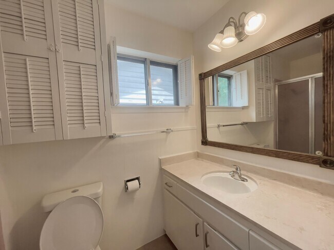 7710 Romney Rd in Houston, TX - Building Photo - Building Photo