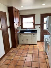 1345 E Topeka St in Pasadena, CA - Foto de edificio - Building Photo