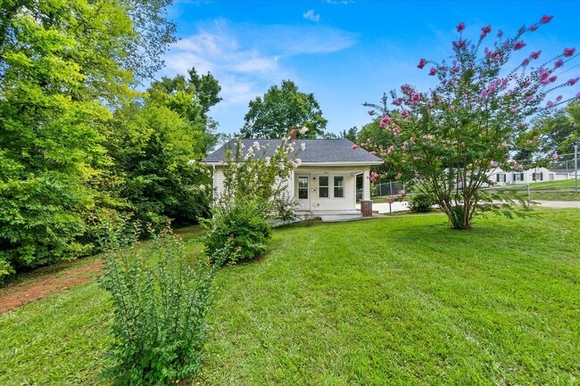 property at 3201 Davenport Rd