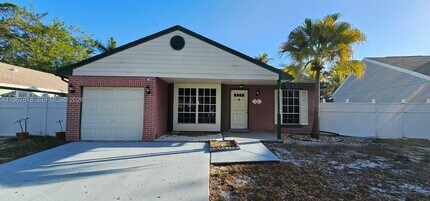 1251 SW 84th Terrace in Pembroke Pines, FL - Building Photo - Building Photo