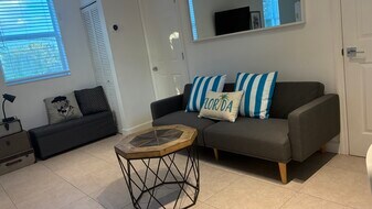 239 NW 32nd St, Unit 1 in Miami, FL - Building Photo