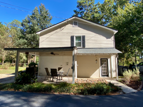 1041 Davenport Cir in Powder Springs, GA - Building Photo - Building Photo