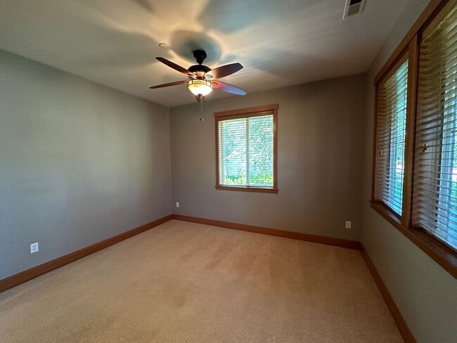 1961 Nelson St in Dupont, WA - Building Photo - Building Photo