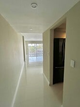 1100 N Shore Dr NE, Unit 204 in St. Petersburg, FL - Building Photo - Building Photo