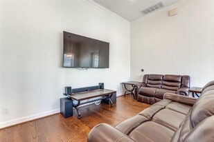 2300 Leonard St in Dallas, TX - Building Photo