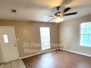 1020 W Baker St in Denison, TX - Building Photo - Building Photo