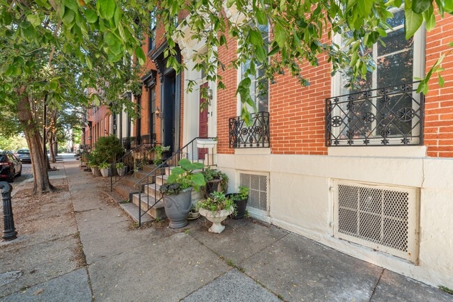 239 W Lafayette Ave in Baltimore, MD - Building Photo - Building Photo