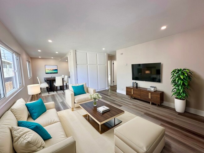 770 W 2nd St, Unit 1