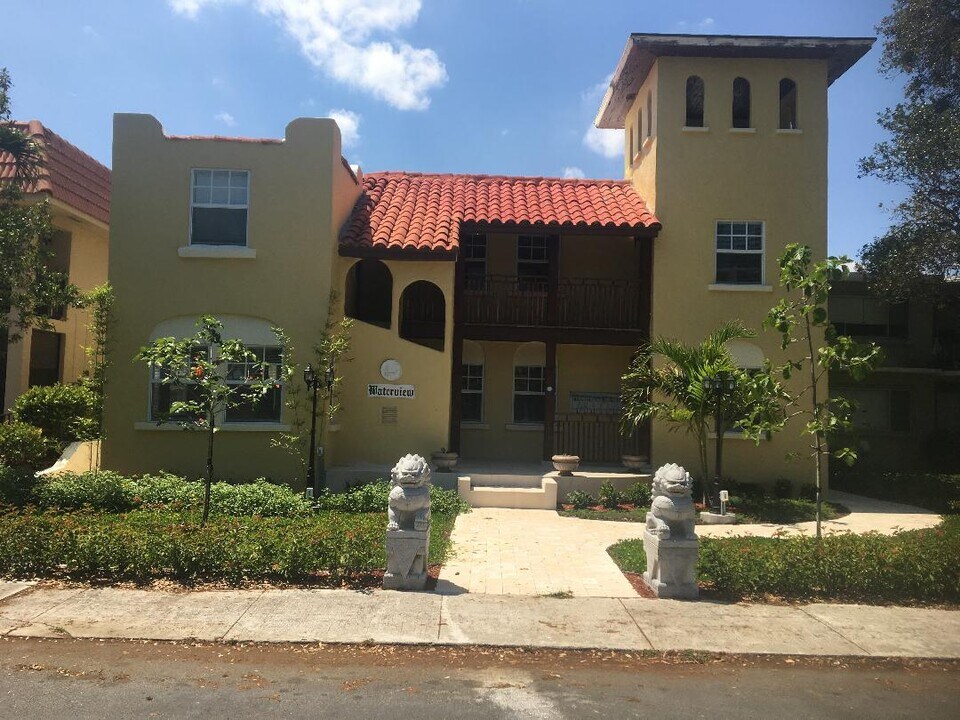 407 S Lakeside Dr-Unit -B in Lake Worth, FL - Building Photo