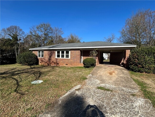 property at 190 Northcrest Dr