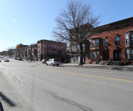 564 Madison Ave in Albany, NY - Foto de edificio - Building Photo