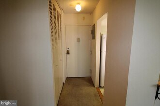 11801 ROCKVILLE PIK Pike-Unit -1501 in Rockville, MD - Building Photo - Building Photo