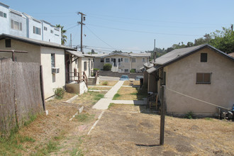 2722 Auburn St in Los Angeles, CA - Building Photo - Building Photo