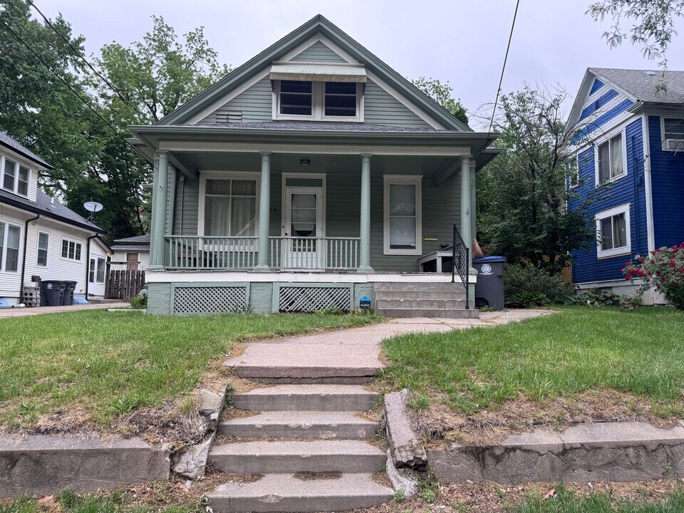 323 Lincoln Ave in Council Bluffs, IA - Building Photo