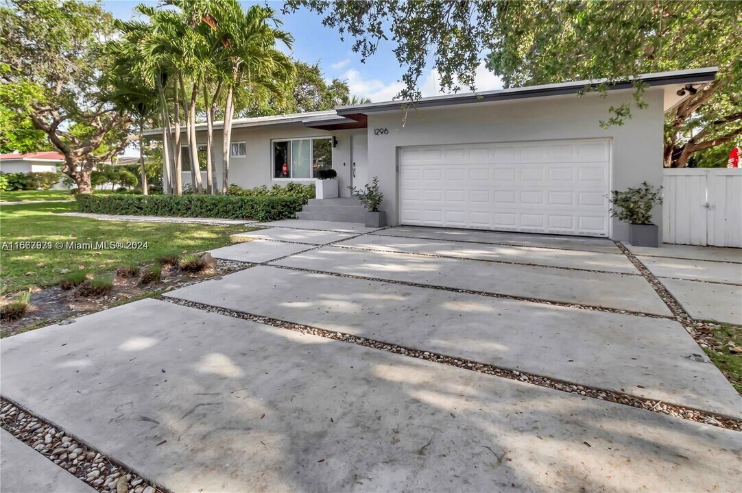 1296 NE 99th St in Miami Shores, FL - Building Photo